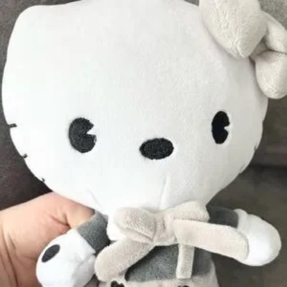 Hello Kitty White Plush Doll with Bow - Picture 3 of 6